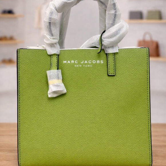 Marc Jacobs Green Pebbled Leather Tote Bag NWT
Easter Bag - Picture 14 of 15